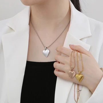 Necklace Classic Style Heart Shape
