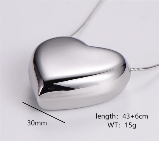 Minimalist Heart Shape Pendant Necklace